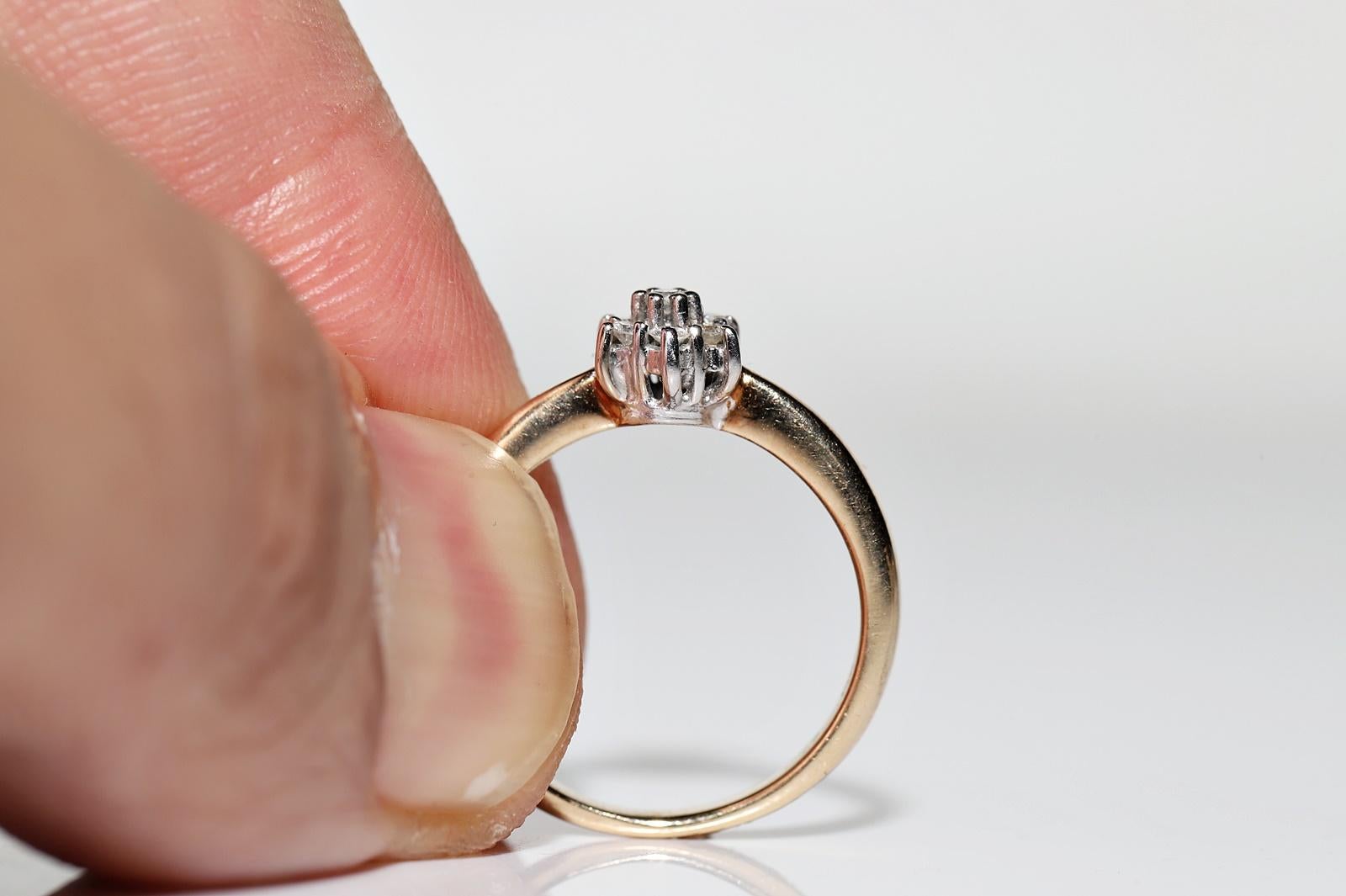 Vintage Circa 1970er Jahre 14k Gold natürlicher Diamantring im Angebot 2