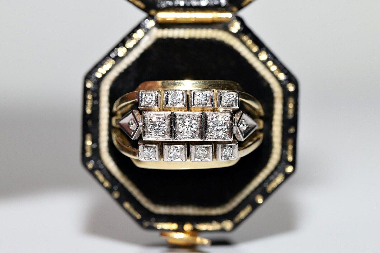 In ottime condizioni.
Il peso totale è di 5,7 grammi.
Il diamante è di 0,40 carati.
Il diamante ha colore G-H e purezza vs.
La misura dell'anello è US 7.5
Possiamo realizzare qualsiasi dimensione.
La scatola non è inclusa.
Per qualsiasi domanda,