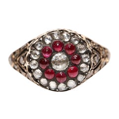 Anillo vintage circa años 70 de oro de 14k con diamante natural talla rosa y rubí talla cabujón