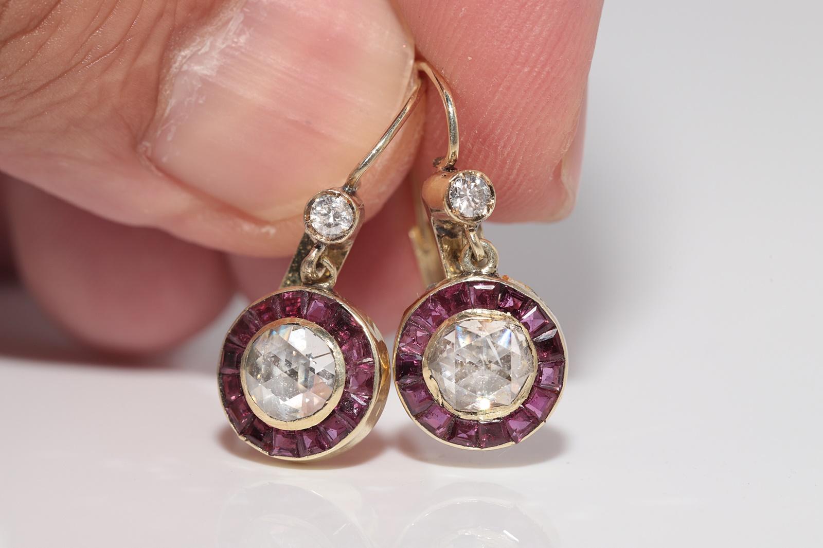 Vintage Circa 1970s 14k Gold Natural Rose Cut Diamond And Ruby Drop Earring In Good Condition For Sale In Fatih/İstanbul, 34