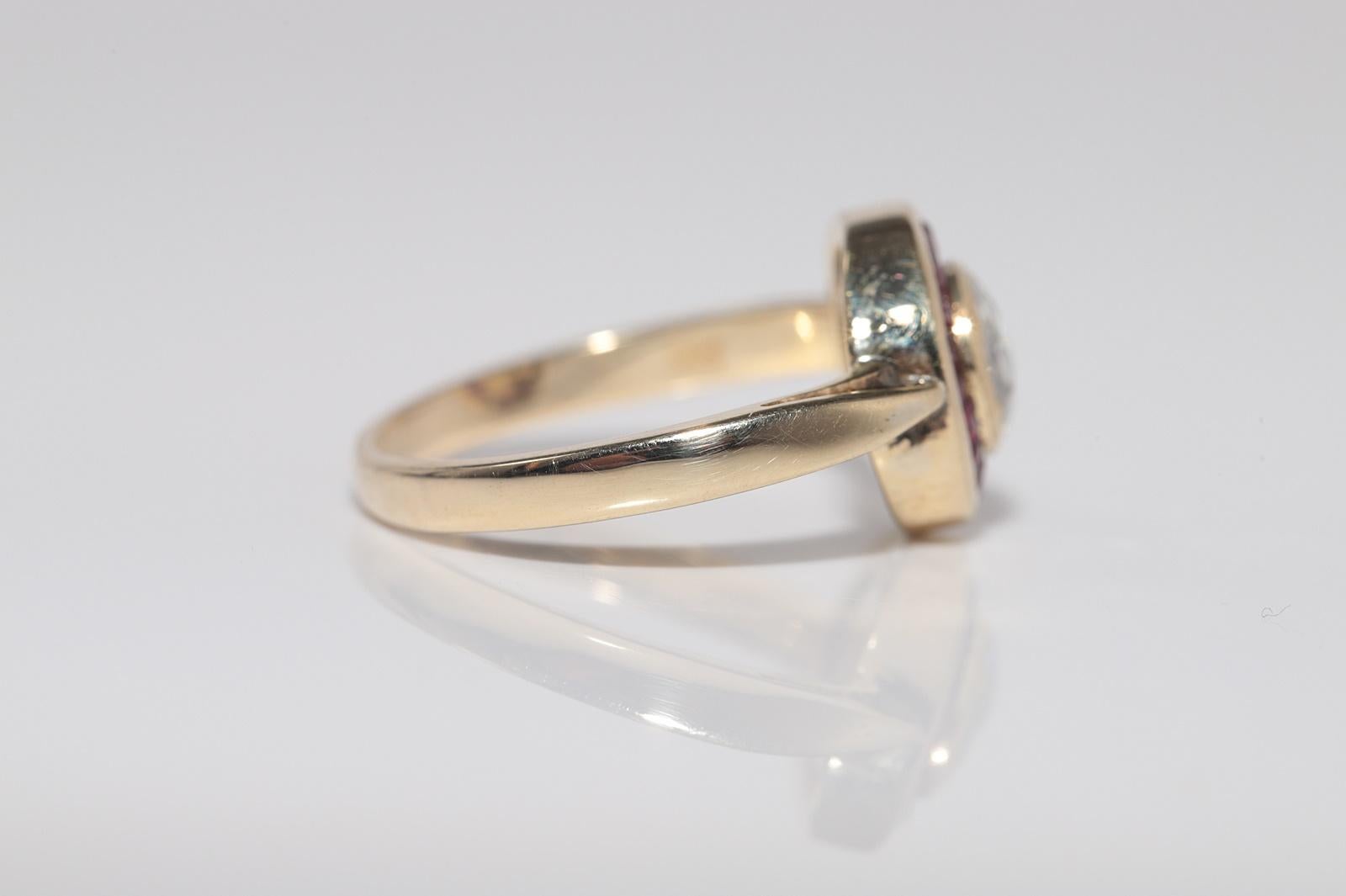 Donna Anello solitario in oro 14k con diamante naturale taglio rosa e rubino, vintage, anni '70 circa. in vendita