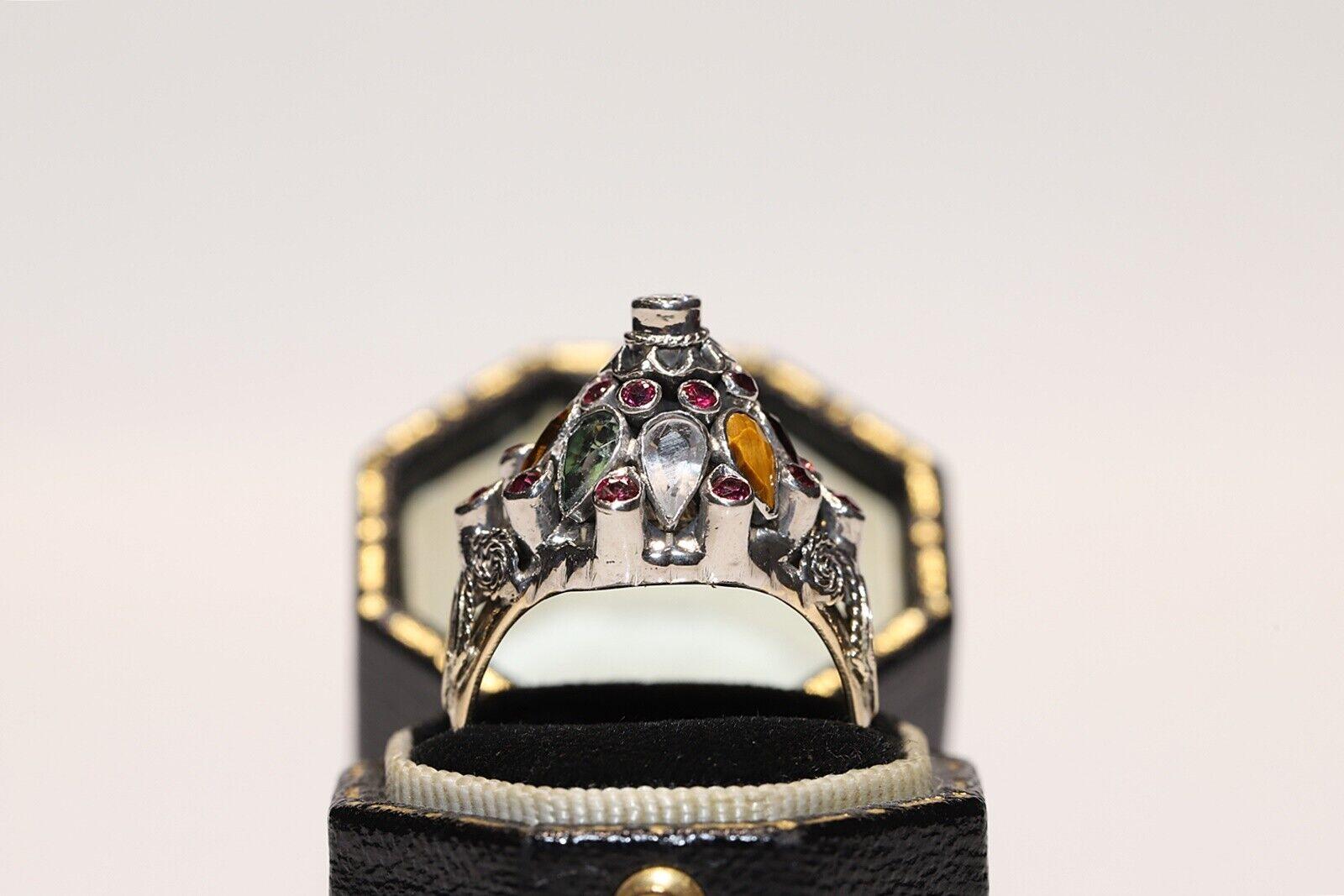 Vintage Circa 1970s 14k Gold Top Silver Natural Diamond And Ruby Decorated Ring  For Sale 5