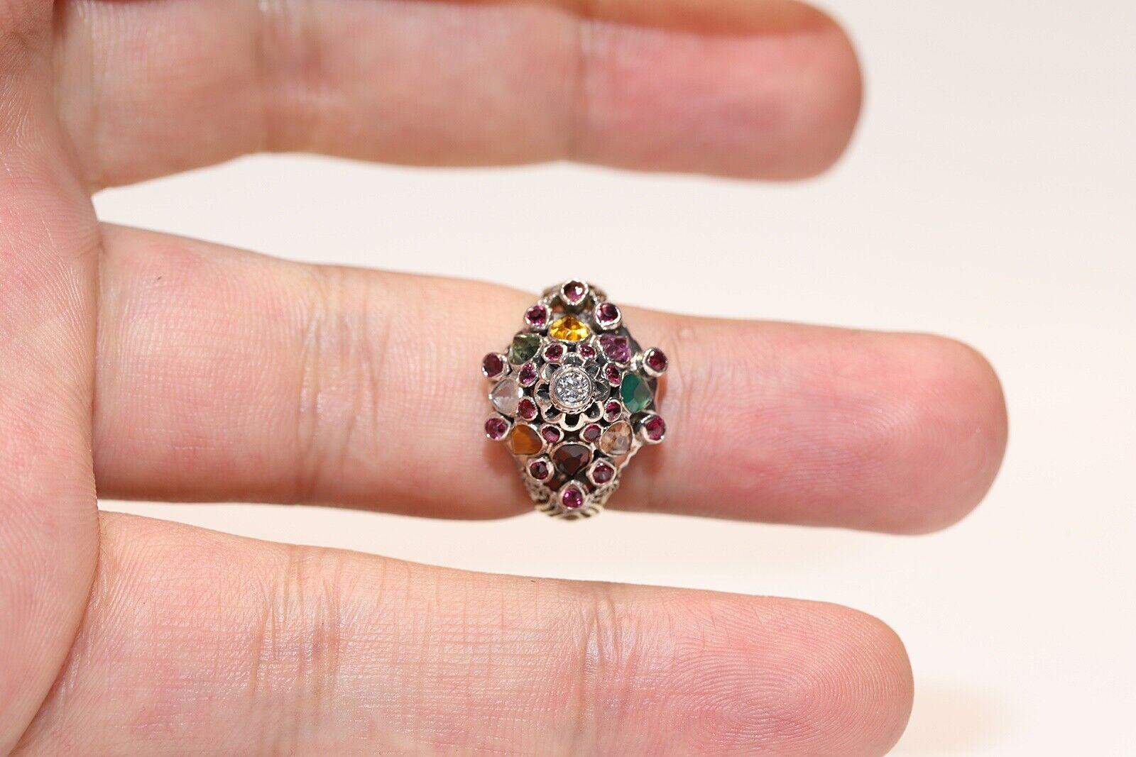 Vintage Circa 1970er Jahre 14k Gold Top Silber natürlicher Diamant und Rubin Dekorierter Ring im Angebot 1
