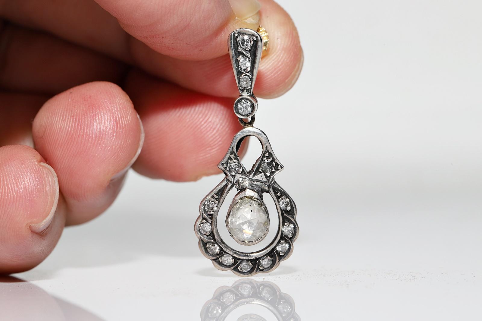 Circa 1970er Jahre  14k Gold Top Silber Natürlicher Diamant Dekorierter Tropfenohrring Damen im Angebot