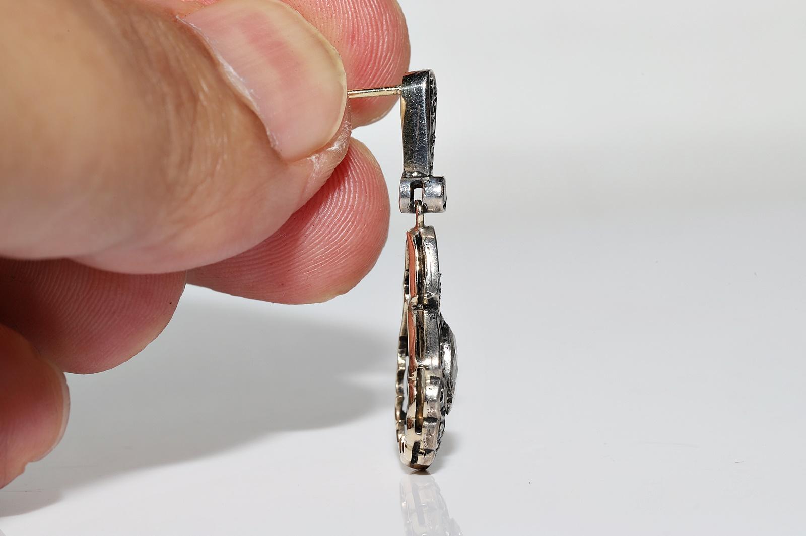 Circa 1970er Jahre  14k Gold Top Silber Natürlicher Diamant Dekorierter Tropfenohrring im Angebot 3