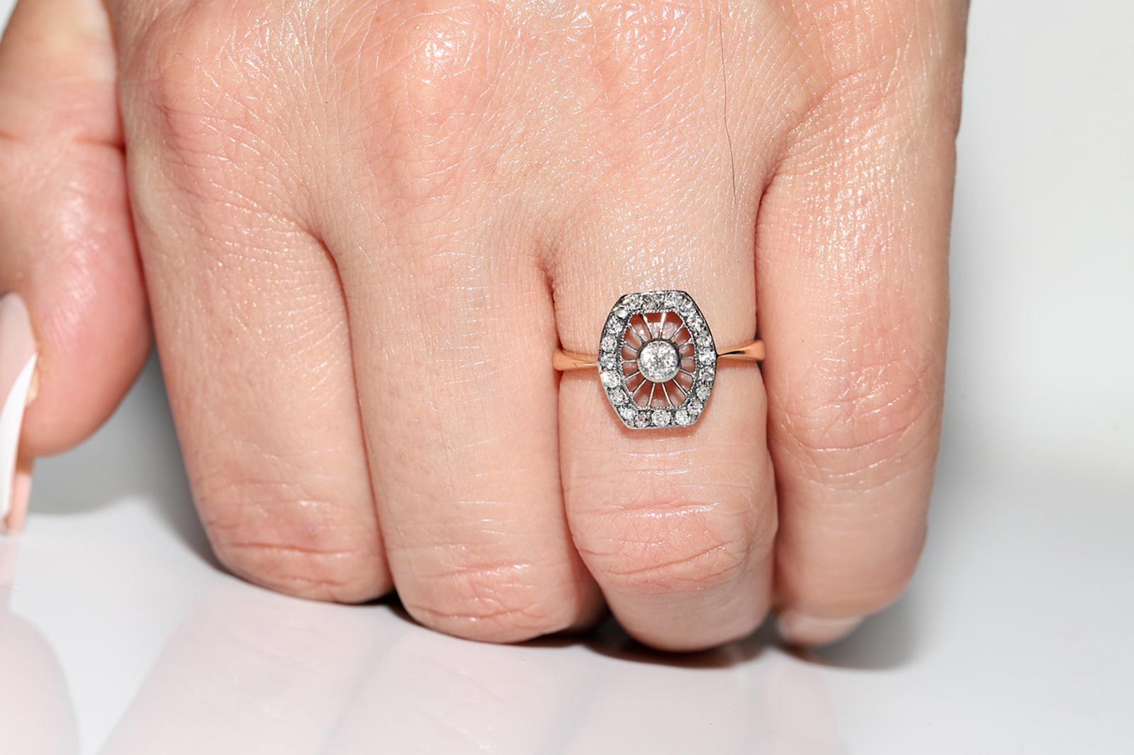 Vintage Circa 1970s  14k Gold Top Silver Natural Diamond Decorated Ring  For Sale 10