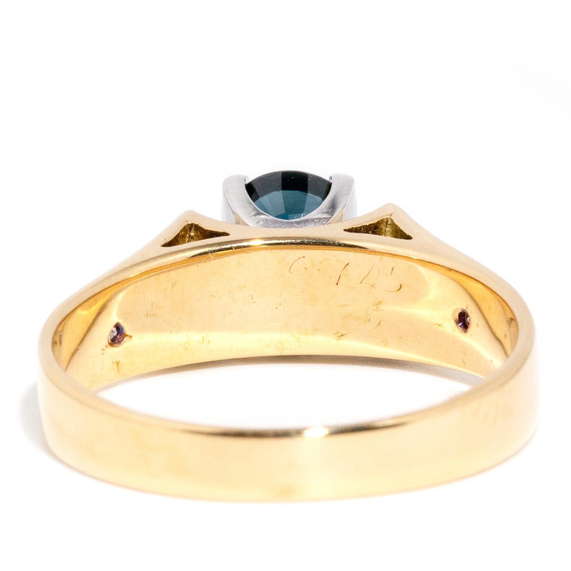 Vintage circa 1970s 1.62 Carat Sapphire & Star Set Diamond 18 Carat Gold Ring For Sale 2