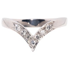 Vintage Circa 1970s 18 Carat White Gold Grain Set Diamond V Shaped Chevron Band