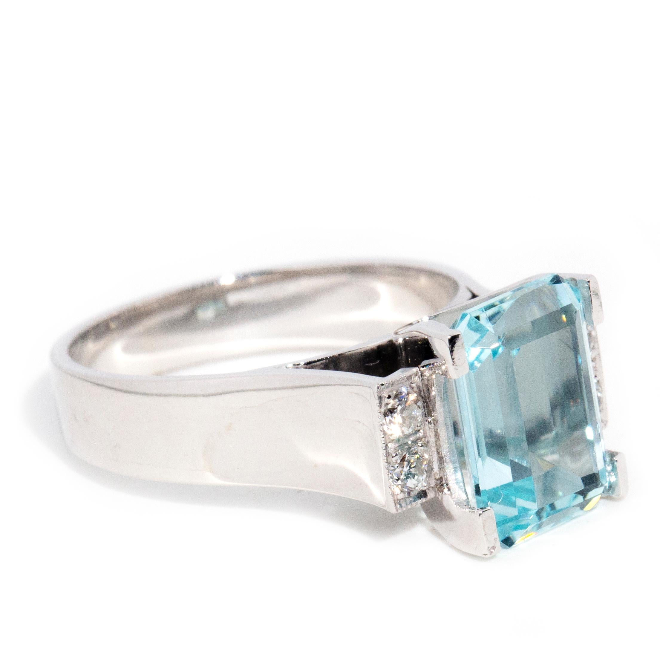 Vintage circa 1970s 18 Carat White Gold Light Blue Aquamarine & Diamond Ring In Good Condition In Hamilton, AU