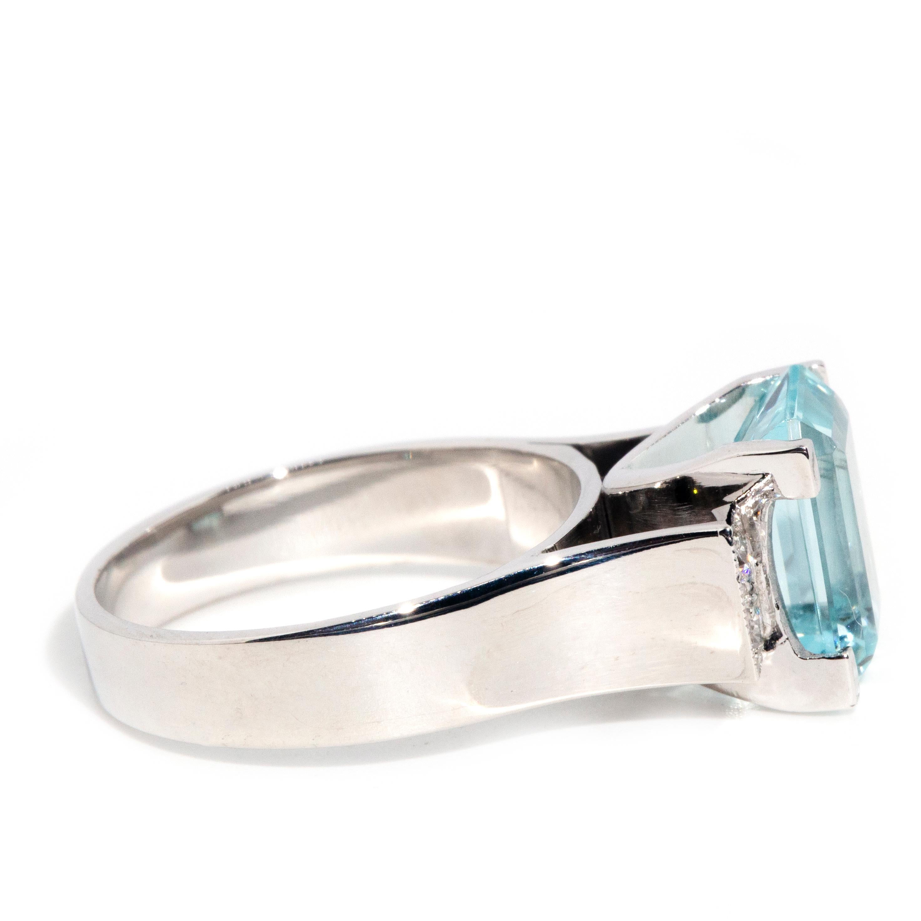 Vintage circa 1970s 18 Carat White Gold Light Blue Aquamarine & Diamond Ring 1