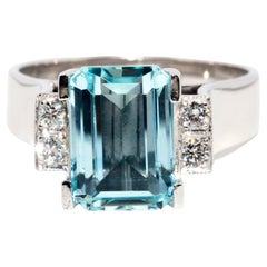 Vintage circa 1970s 18 Carat White Gold Light Blue Aquamarine & Diamond Ring