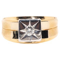 Vintage circa 1970s 18 Carat Yellow Gold Star Set Diamond Unisex Signet Ring