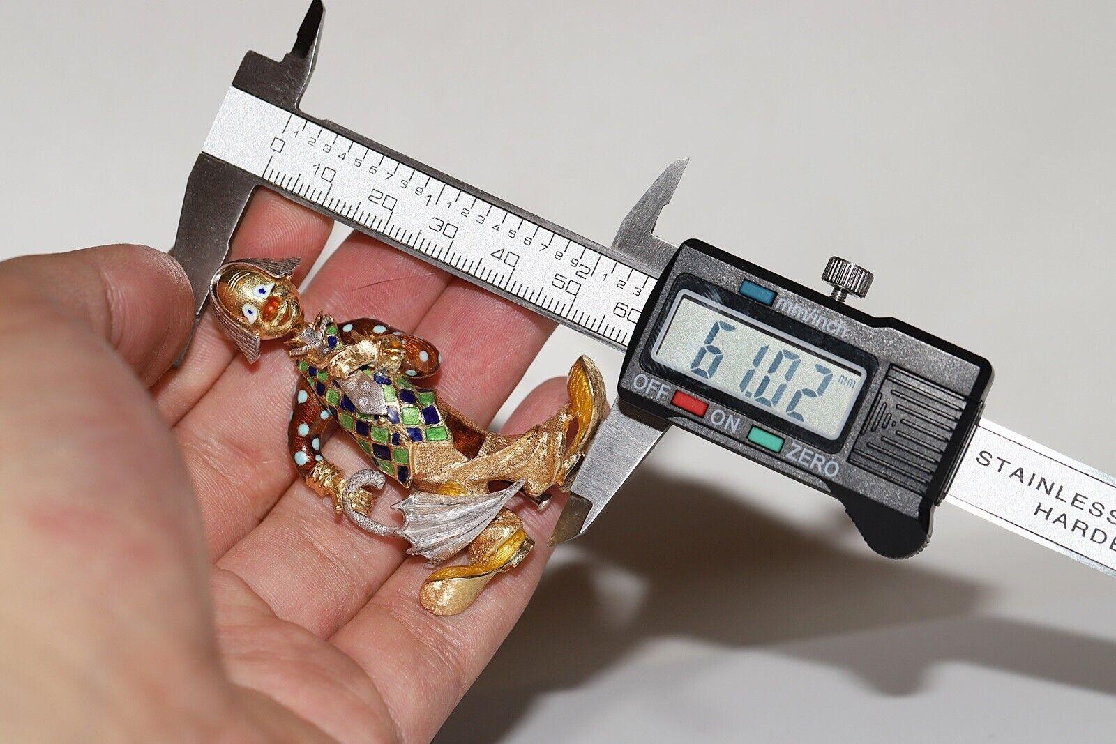 Circa 1970er Jahre  18 Karat Gold Clown Emaille Außergewöhnliche Brosche im Angebot 2