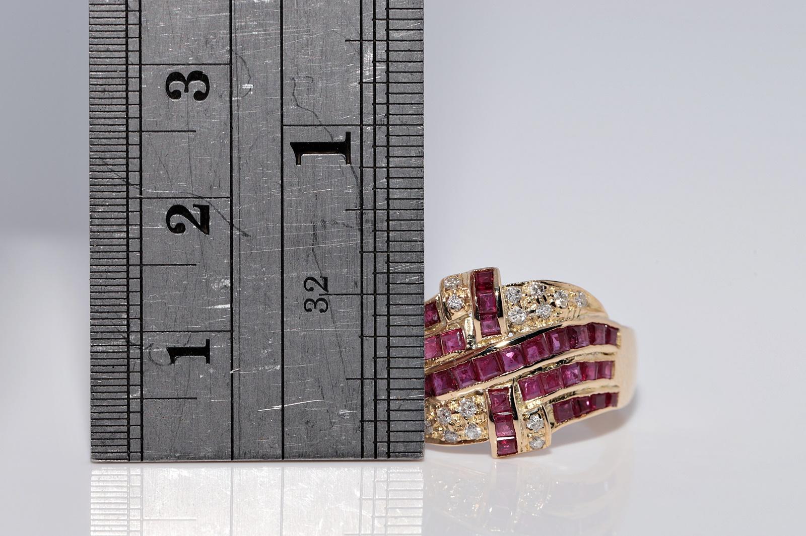 Vintage CIRCA 1970er Jahre 18k Gold natürlichen Kaliber geschnitten Rubin und Diamant dekoriert Ring im Angebot 2