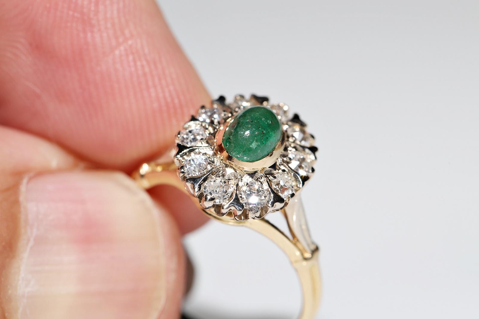 Vintage-Ring aus 18 Karat Gold mit natürlichem Diamant und Smaragd im Cabochon-Schliff, ca. 1970er Jahre 4