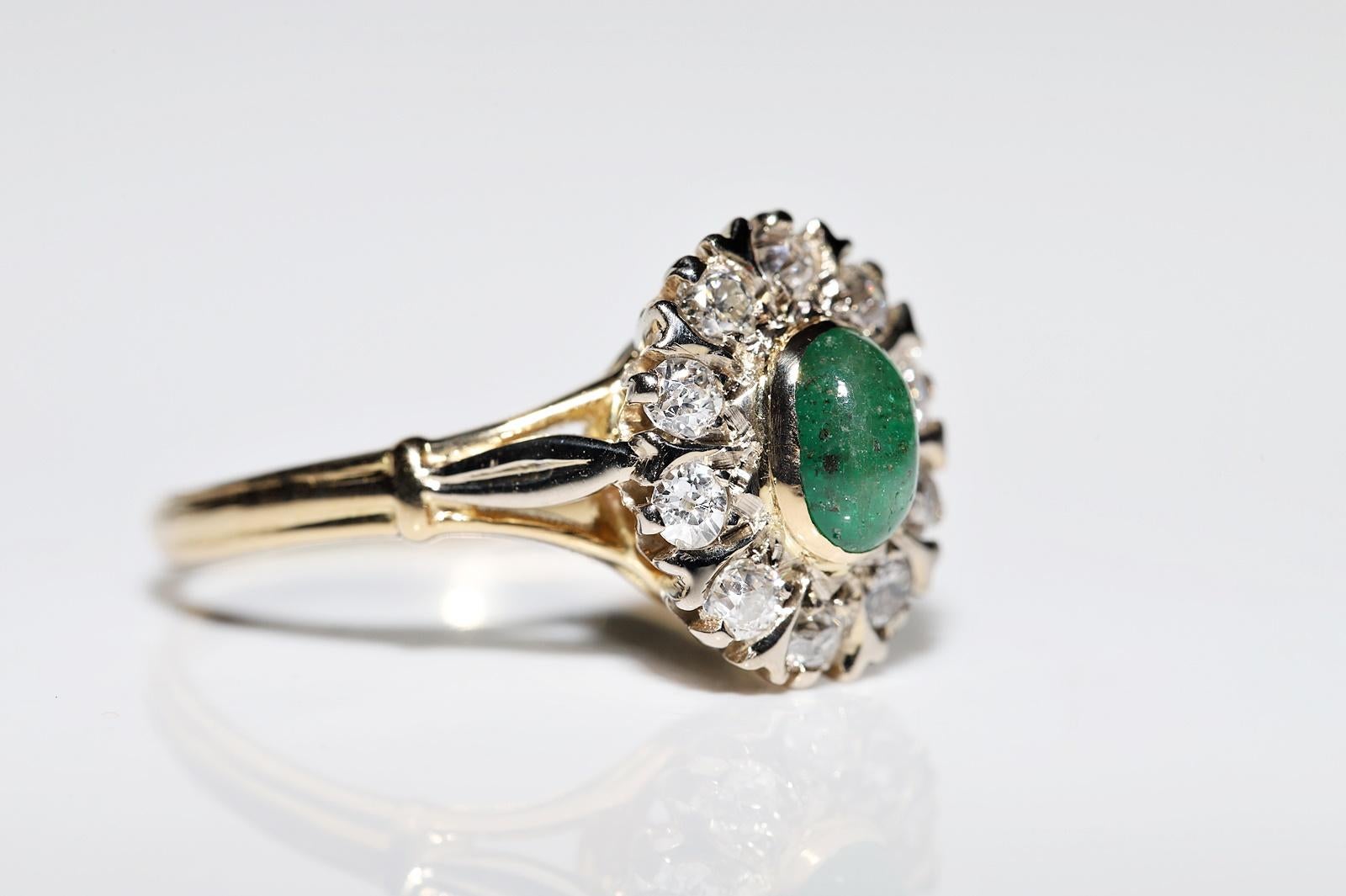 Vintage-Ring aus 18 Karat Gold mit natürlichem Diamant und Smaragd im Cabochon-Schliff, ca. 1970er Jahre 1