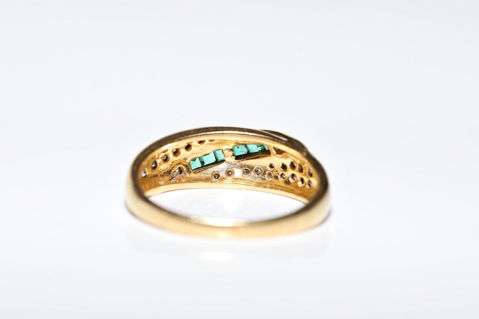 Vintage Circa 1970er Jahre 18k Gold Natürlicher Diamant und Kaliber Smaragd Ring  im Angebot 4