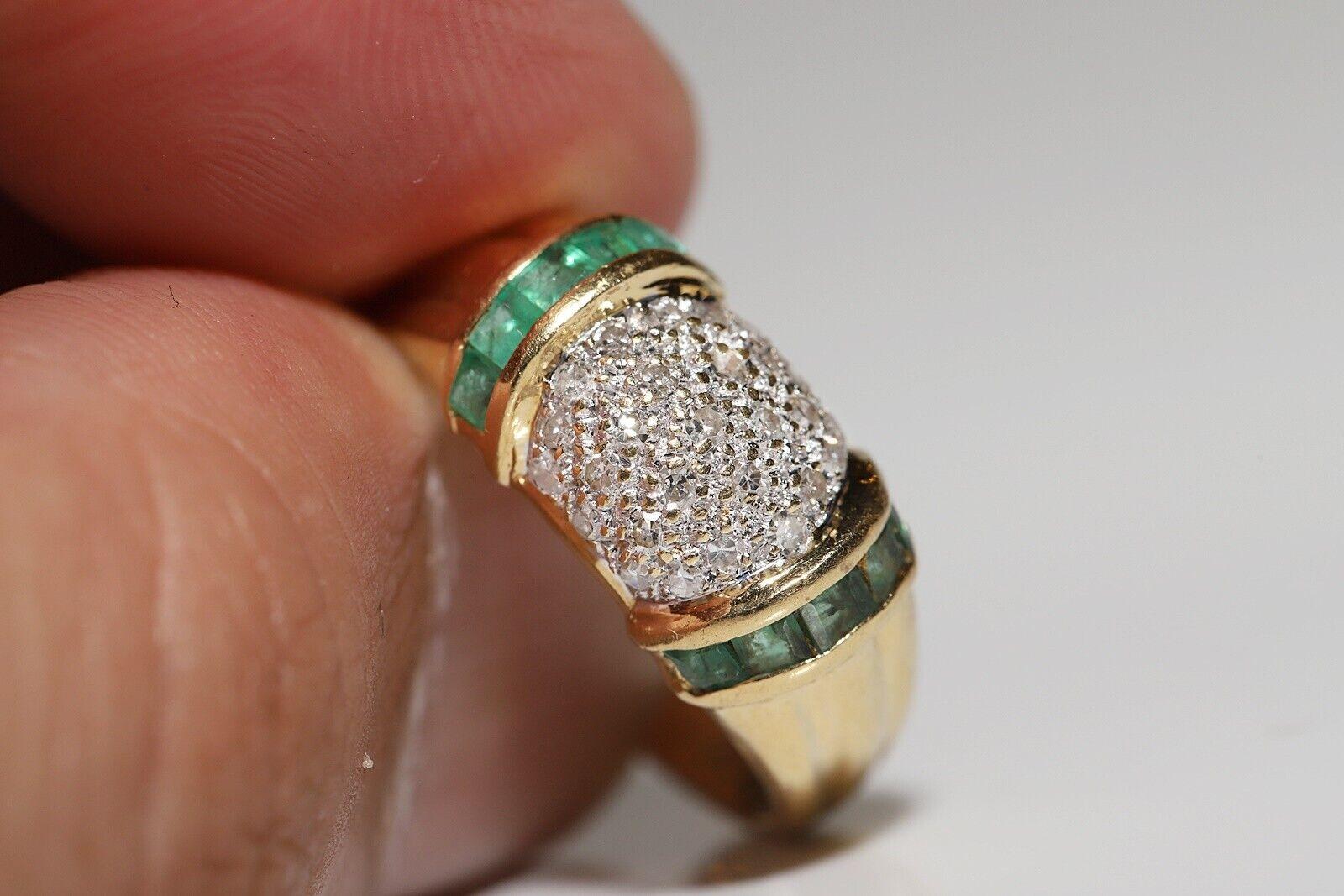 Vintage Circa 1970s 18k Gold Natural Diamond And Caliber Emerald Ring For Sale 3