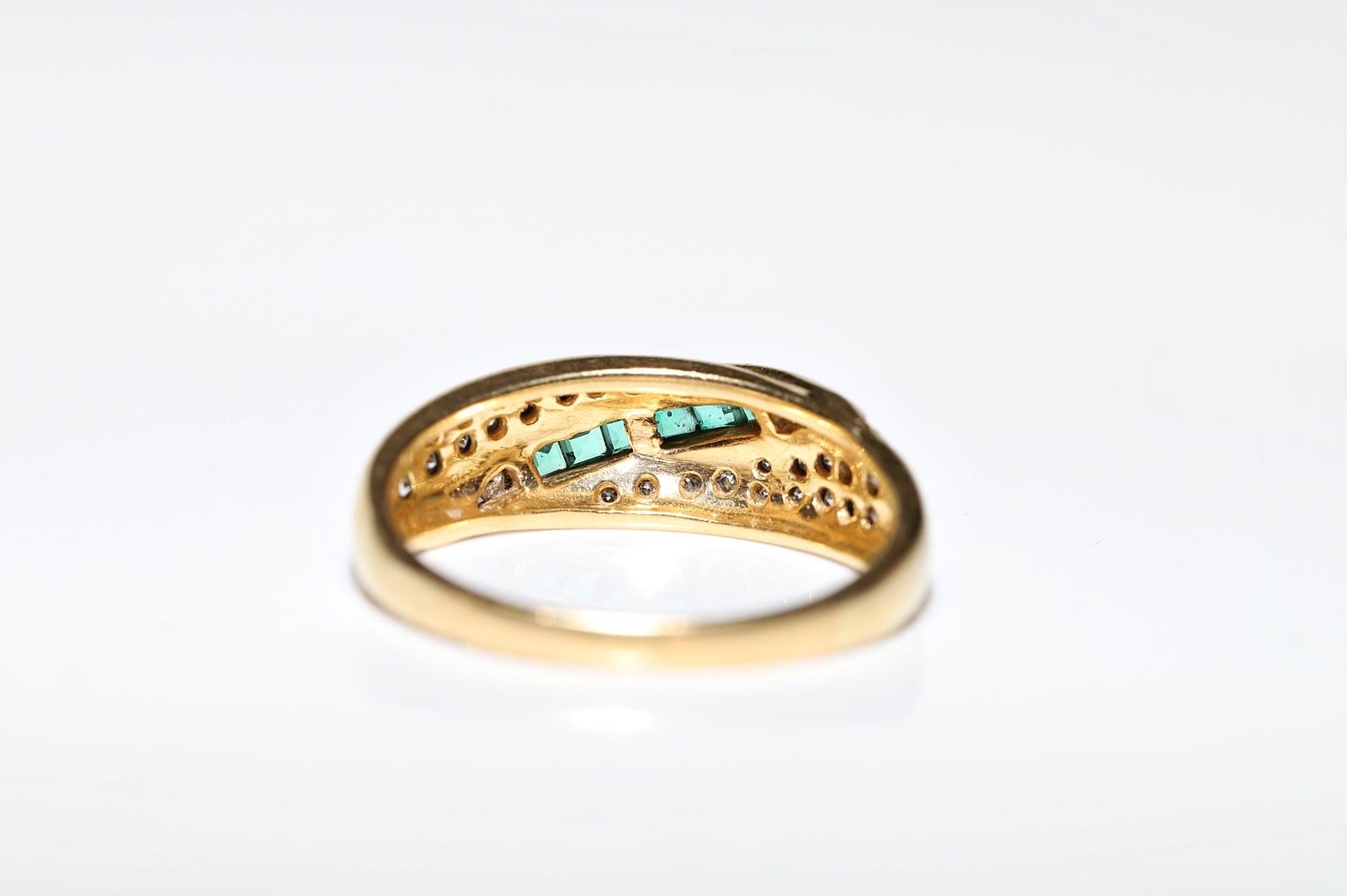 Vintage Circa 1970s 18k Gold Natural Diamond And Caliber Emerald Ring For Sale 4