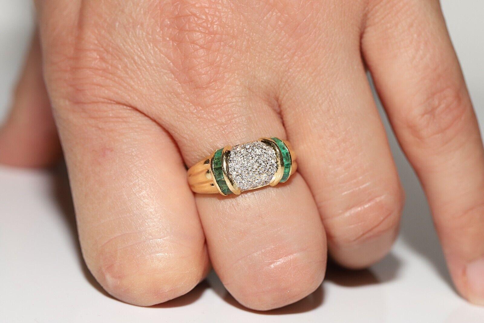 Vintage Circa 1970s 18k Gold Natural Diamond And Caliber Emerald Ring For Sale 6