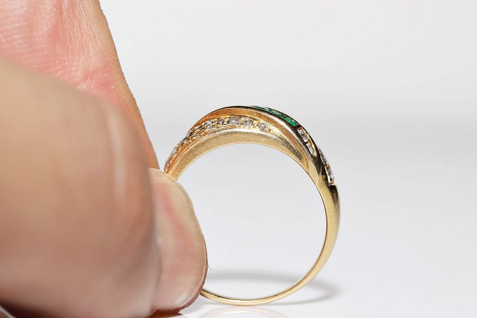 Vintage Circa 1970s 18k Gold Natural Diamond And Caliber Emerald Ring For Sale 6