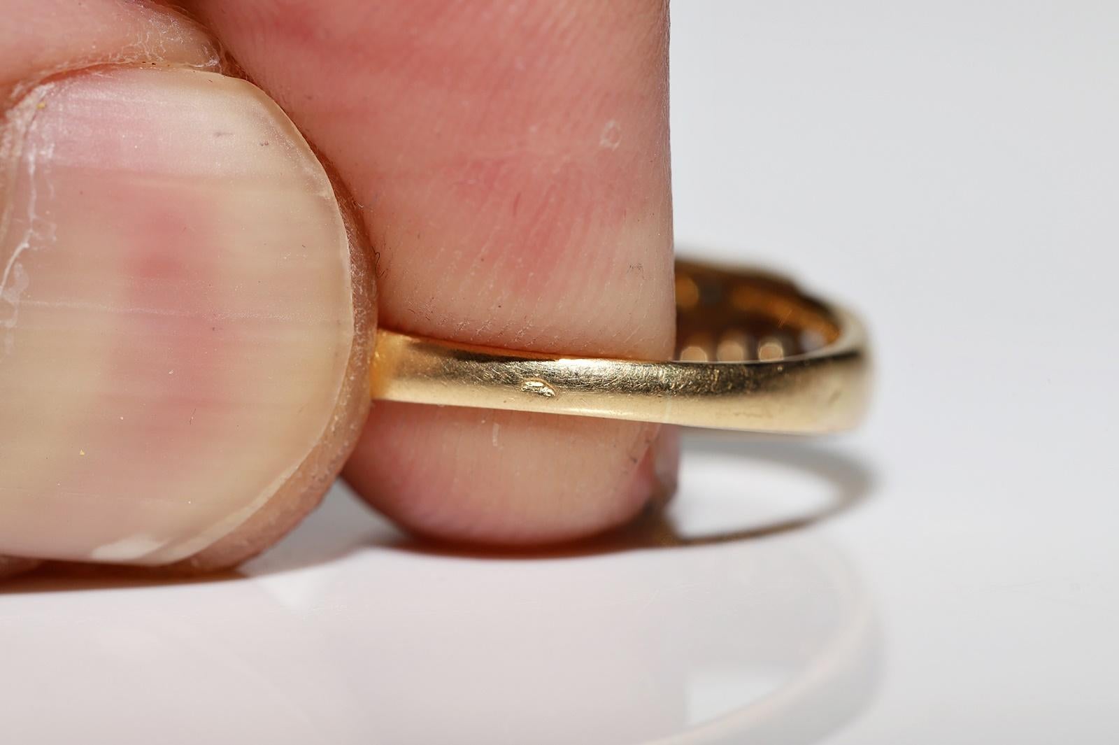 Vintage Circa 1970s 18k Gold Natural Diamond And Caliber Emerald Ring For Sale 7