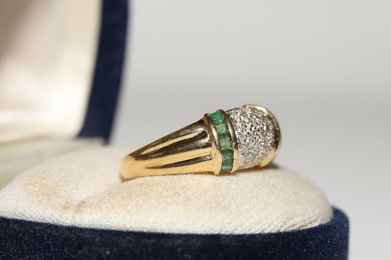 Vintage Circa 1970s 18k Gold Natural Diamond And Caliber Emerald Ring For Sale 8