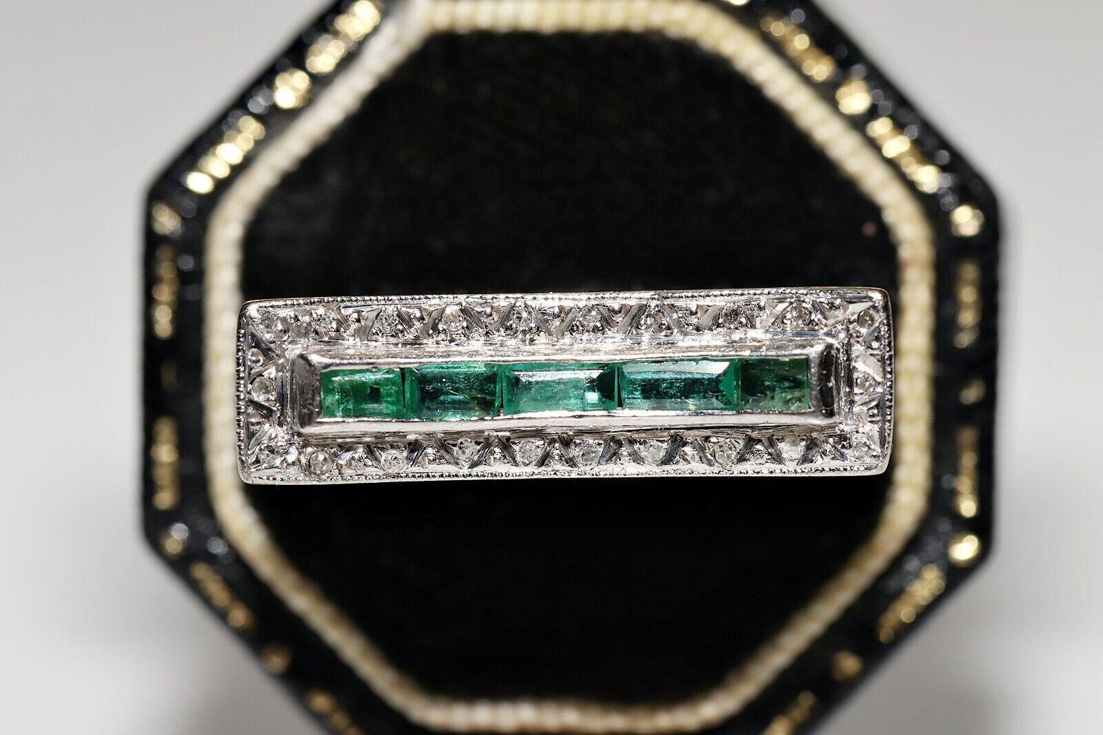 Vintage Circa 1970s 18k Gold Natural Diamond And Caliber Emerald Ring For Sale 9