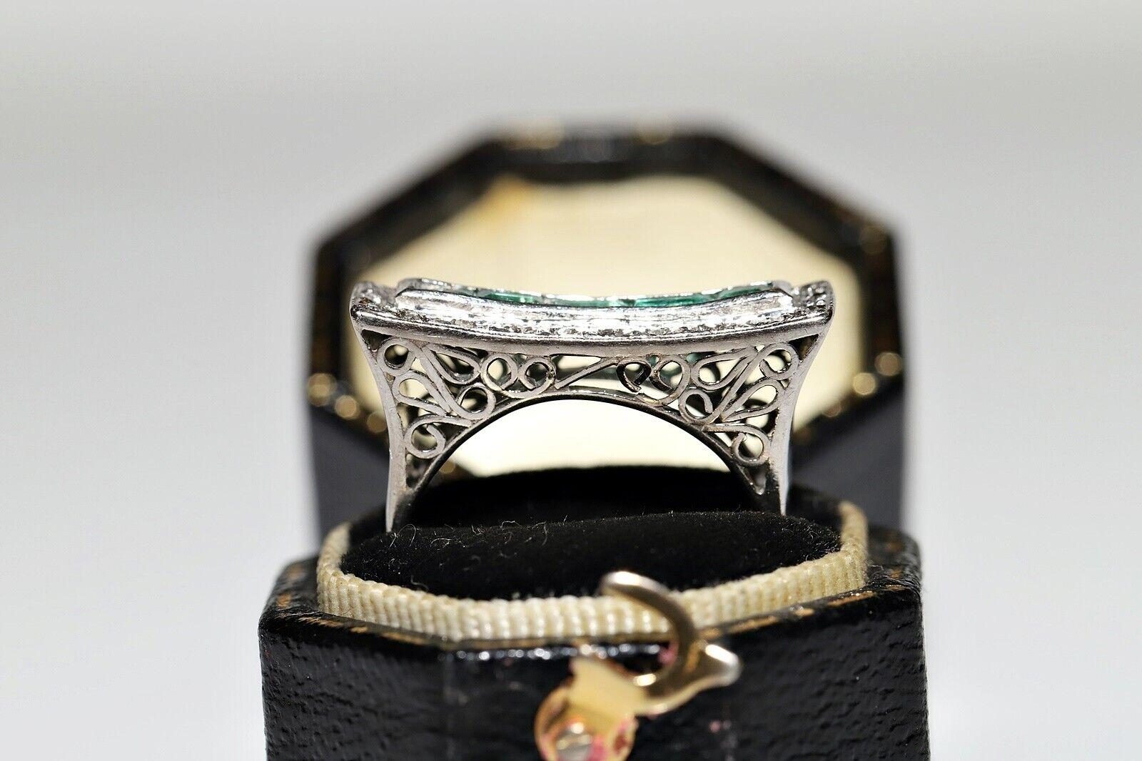 Vintage Circa 1970s 18k Gold Natural Diamond And Caliber Emerald Ring For Sale 10