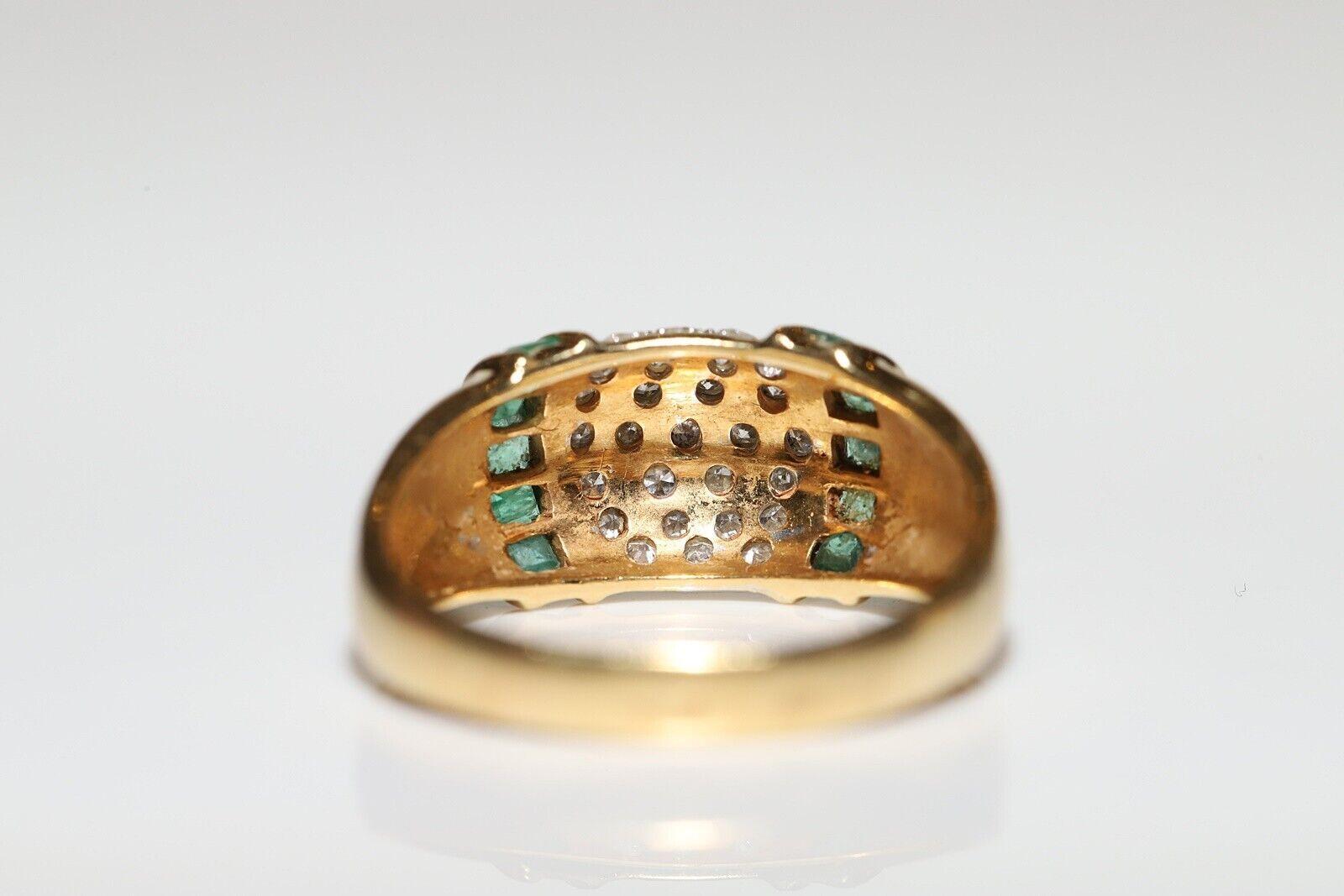 Vintage Circa 1970s 18k Gold Natural Diamond And Caliber Emerald Ring In Good Condition For Sale In Fatih/İstanbul, 34