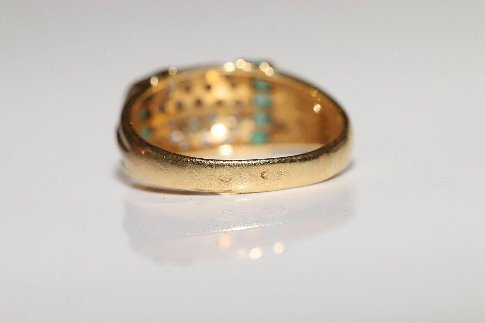 Vintage Circa 1970er Jahre 18k Gold Natürlicher Diamant und Kaliber Smaragd Ring Damen im Angebot