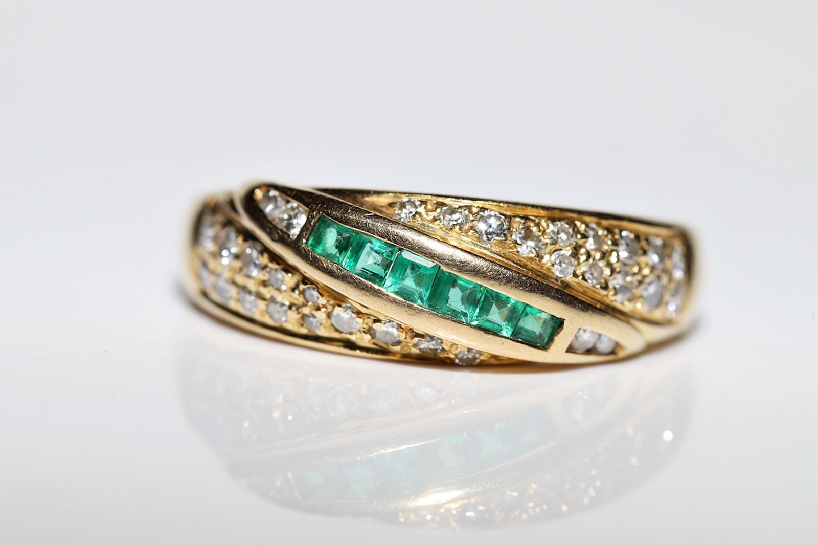 Vintage Circa 1970s 18k Gold Natural Diamond And Caliber Emerald Ring For Sale 1