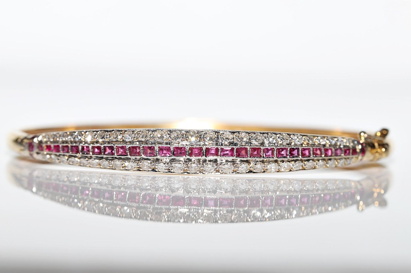 Vintage Circa 1970s 18k Gold Natural Diamond And Caliber Ruby Bracelet In Good Condition For Sale In Fatih/İstanbul, 34