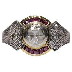 Vintage Circa 1970er Jahre 18k Gold Natürlicher Diamant und Kaliber Rubin Dekorierter Ring