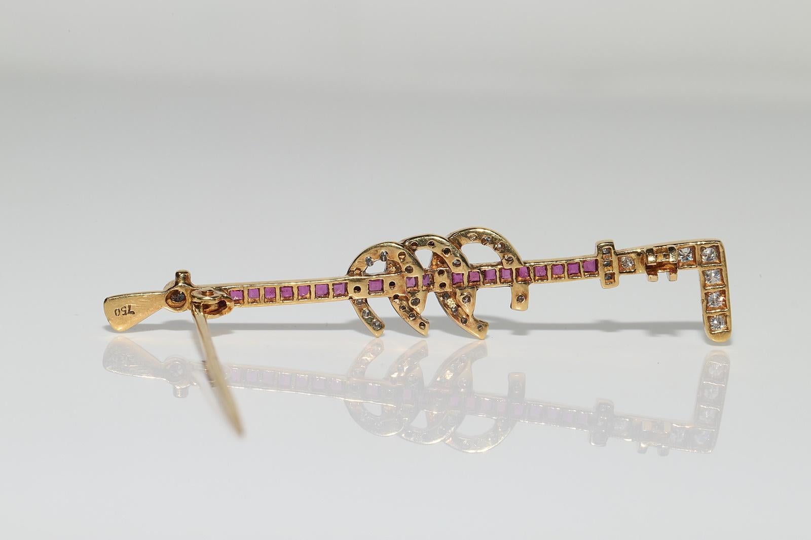 Brilliant Cut Vintage Circa 1970s 18k Gold Natural Diamond And Caliber Ruby Golf Clup Brooch For Sale