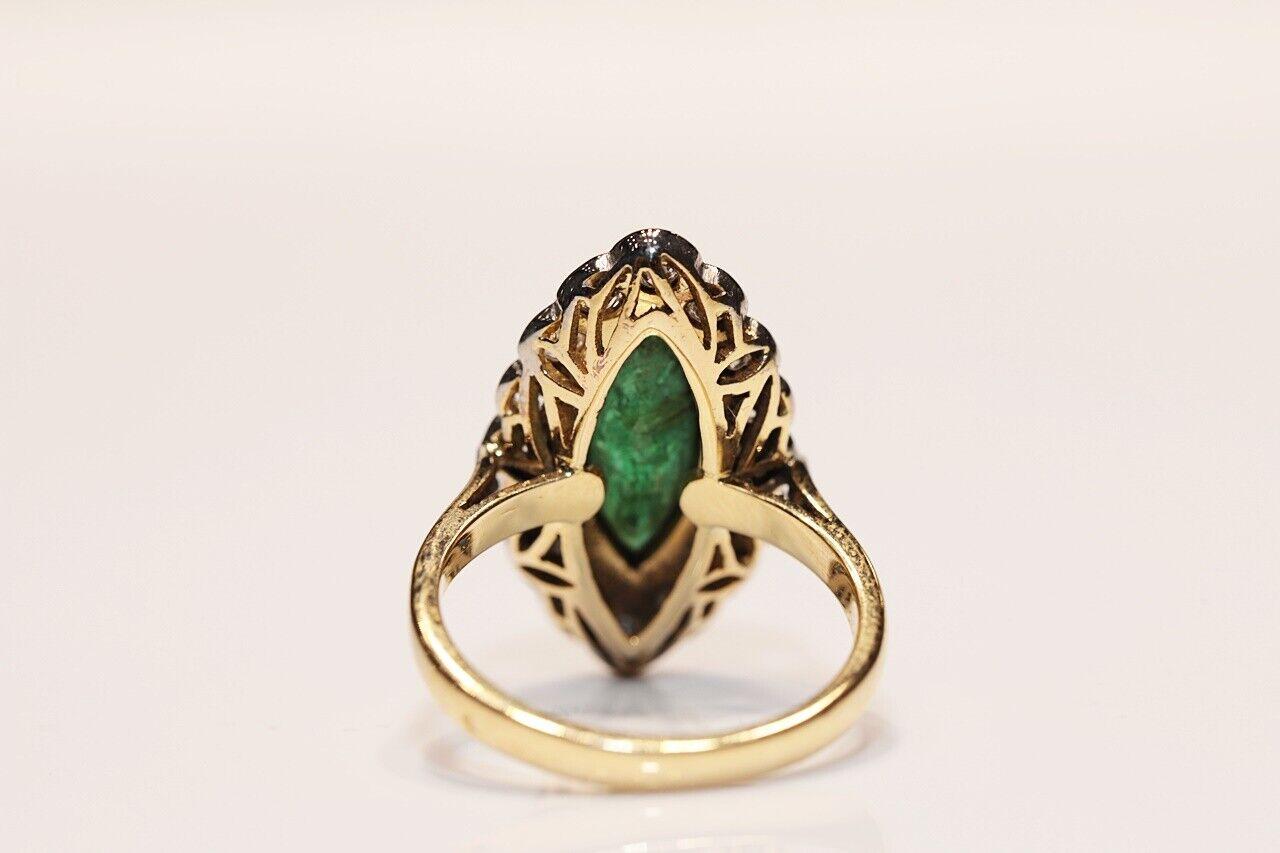 Vintage Circa 1970s 18k Gold Natural Diamond And Emerald Decorated Navette Ring  In Good Condition For Sale In Fatih/İstanbul, 34