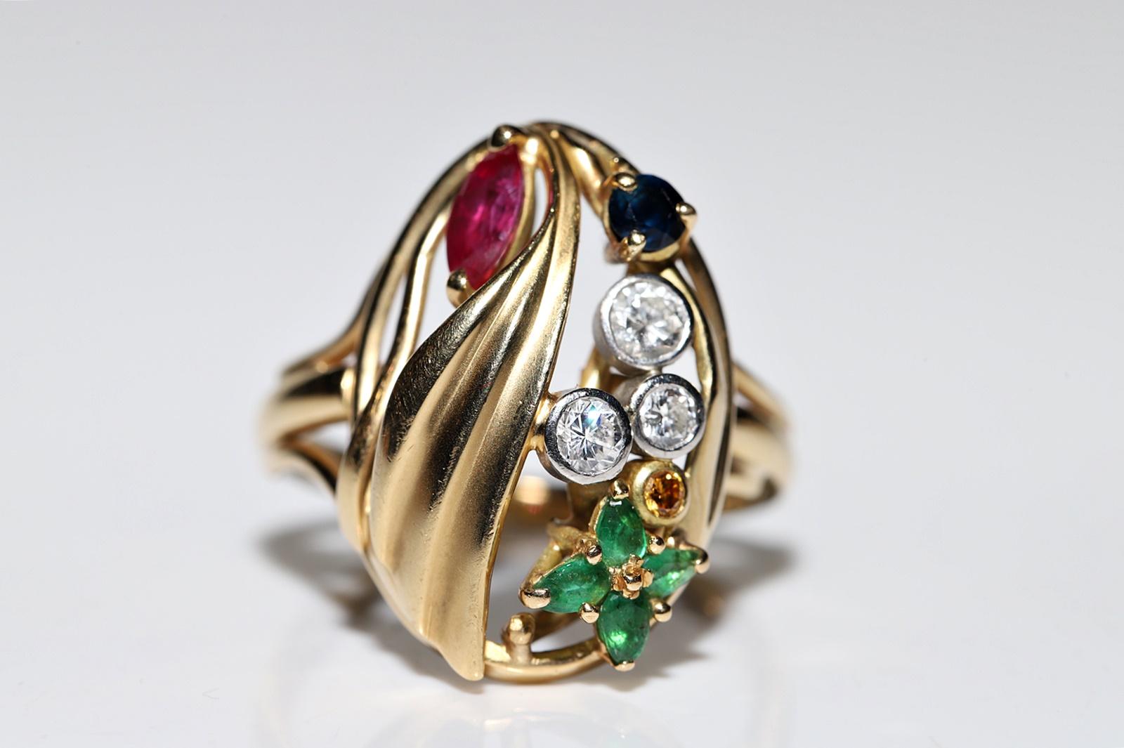 Retro Vintage Circa 1970s 18k Gold Natural Diamond And Emerald Ruby Sapphire Ring For Sale