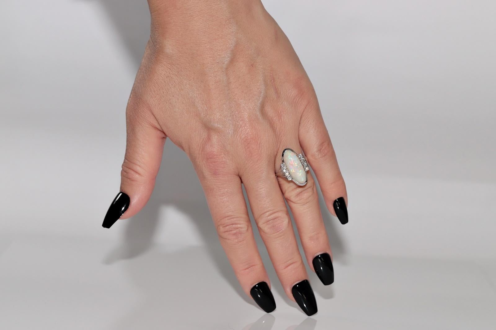 Vintage Circa 1970s 18k Gold Natural Diamond And Opal Decorated Ring For Sale 7