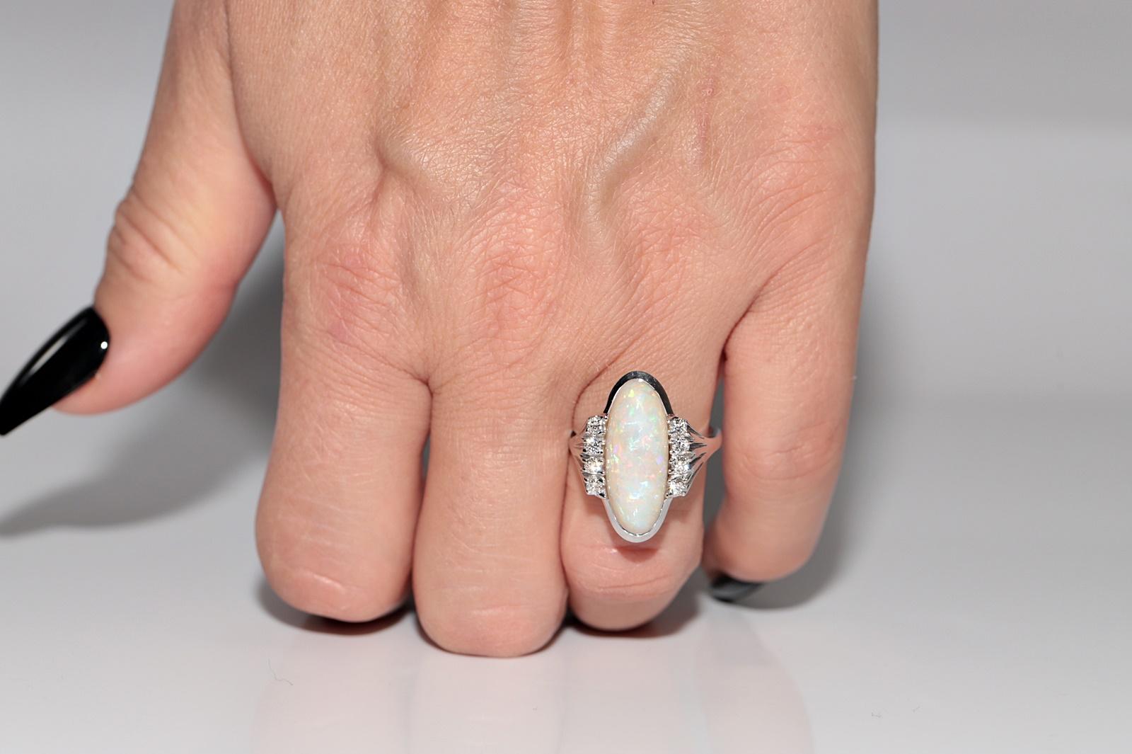 Vintage Circa 1970s 18k Gold Natural Diamond And Opal Decorated Ring For Sale 8