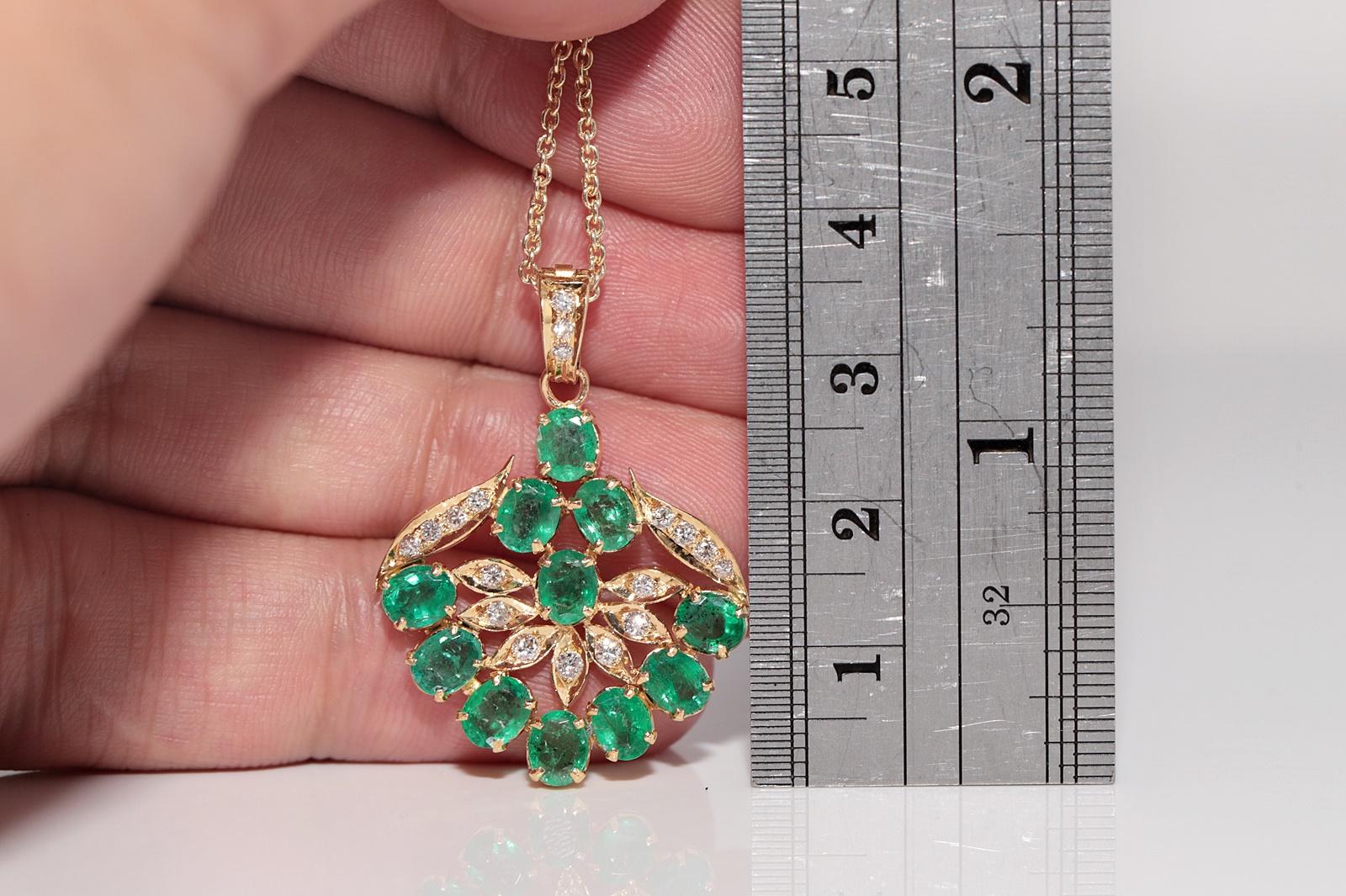 Collana in oro 18k con diamanti naturali e smeraldi ovali, vintage, circa anni '70 in vendita 9