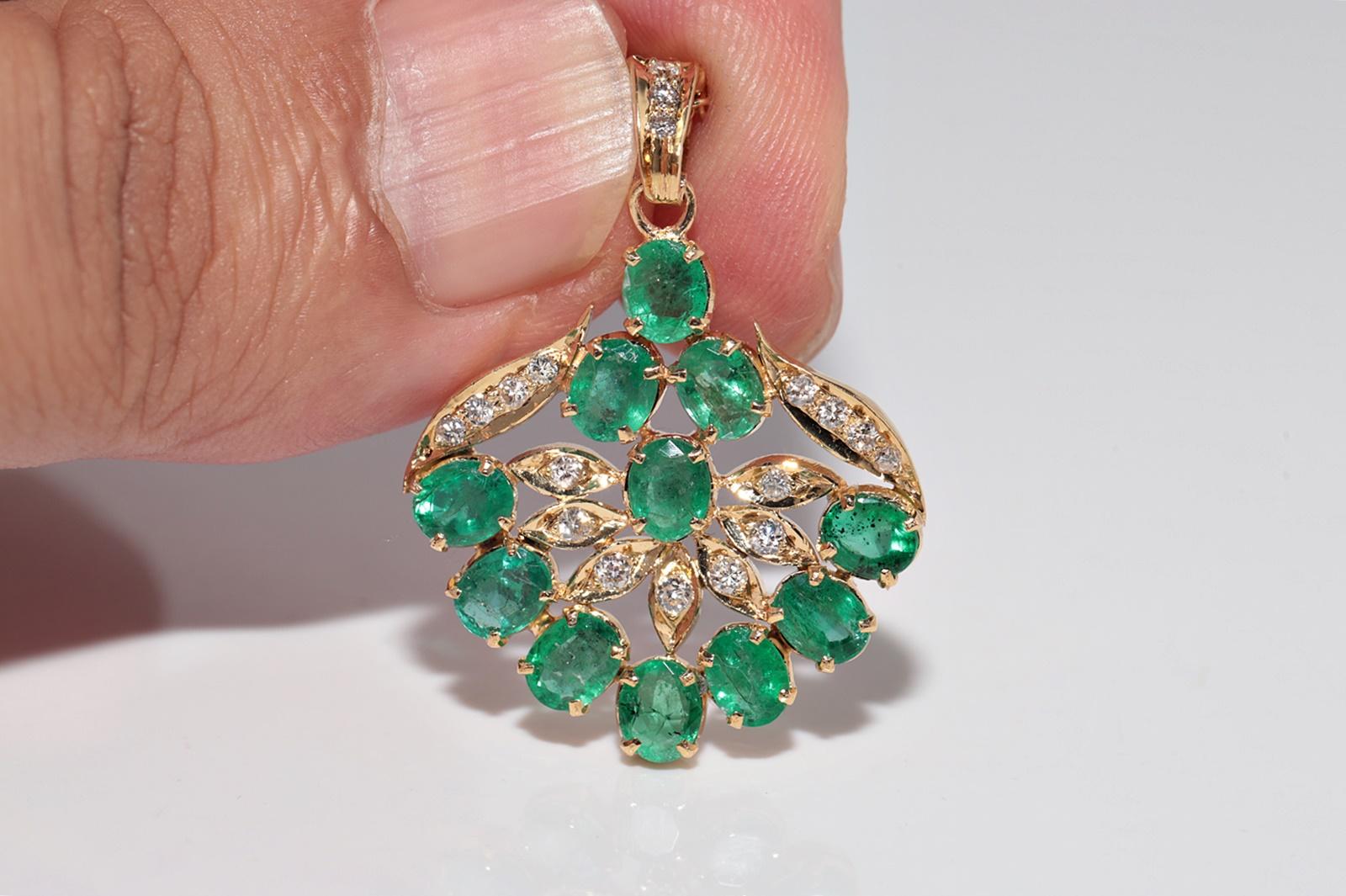 Collana in oro 18k con diamanti naturali e smeraldi ovali, vintage, circa anni '70 in vendita 2