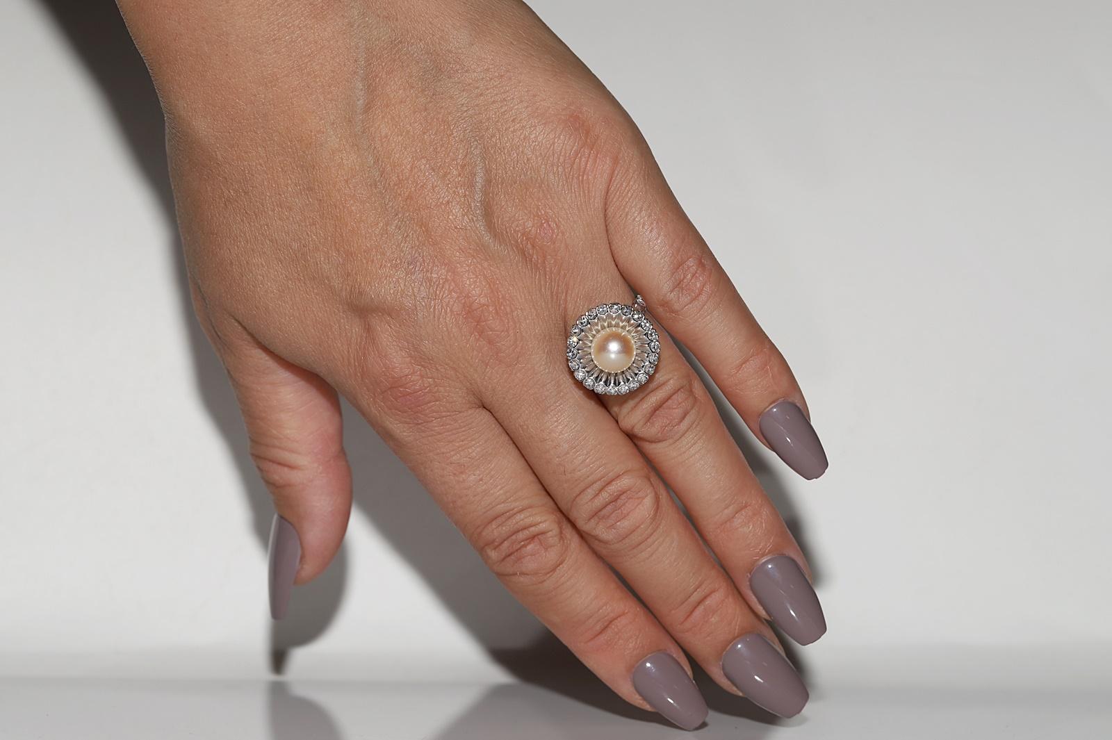 Anello decorato con diamanti naturali e perle in oro 18k, CIRCA ANNI 70 in vendita 8