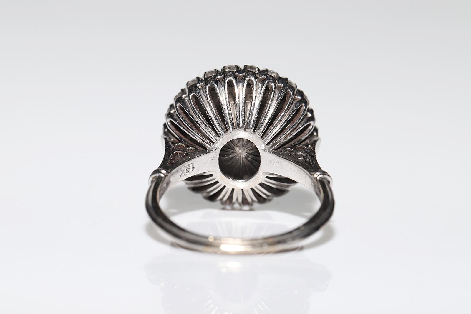 Anello decorato con diamanti naturali e perle in oro 18k, CIRCA ANNI 70 in vendita 2