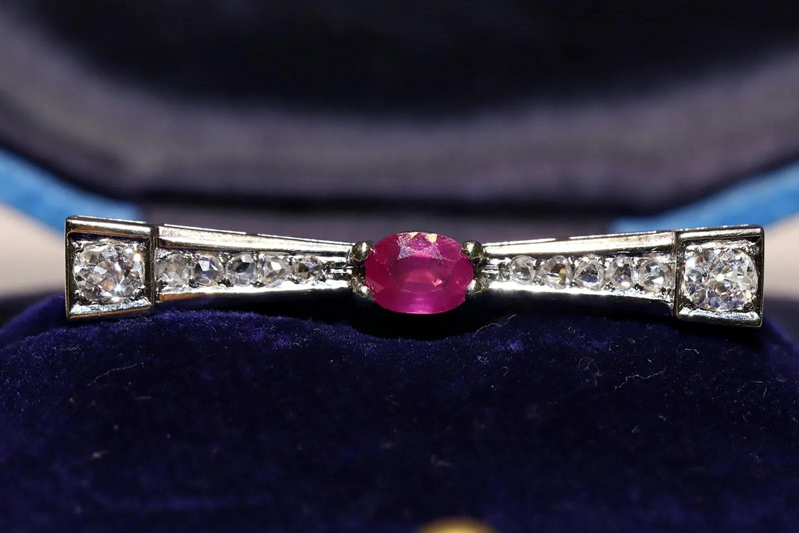 In very good condition.
Total weight is 6.1 grams.
Totally is brilliant cut diamond  0.65 carat.
Totally is rose cut diamond 0.25 carat.
Totally is ruby about 0.75 carat.
Dimention is brooche 4.1x0.7 cm.
Box is not included.
Please contact for any