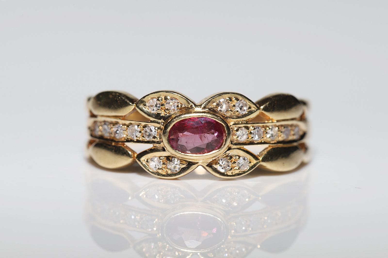 Vintage Circa 1970s 18k Gold Natural Diamond And Ruby Decorated Ring  For Sale 2