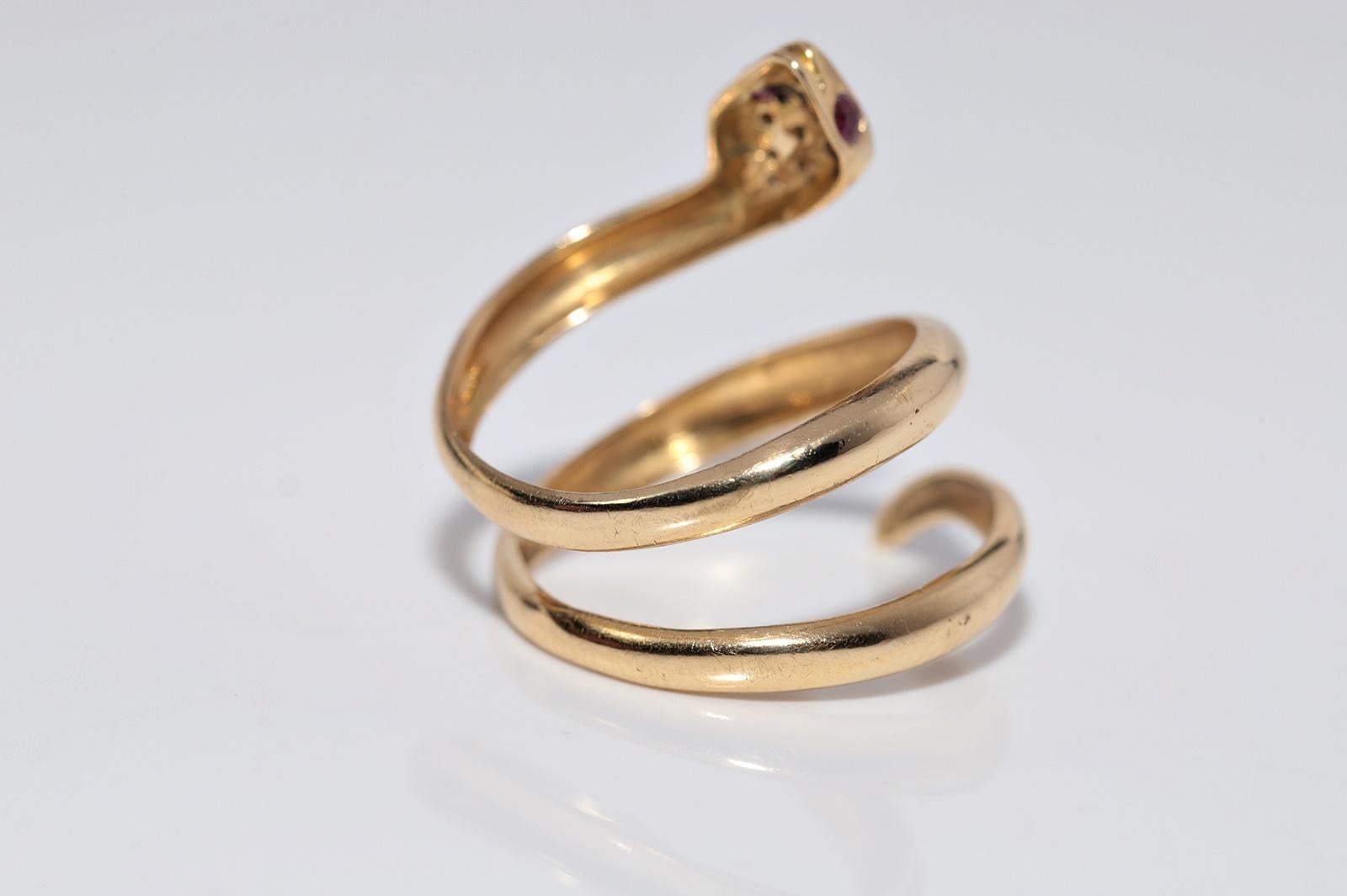 Vintage Circa 1970s 18k Gold Natural Diamond And Ruby Decorated Snake Ring For Sale 4