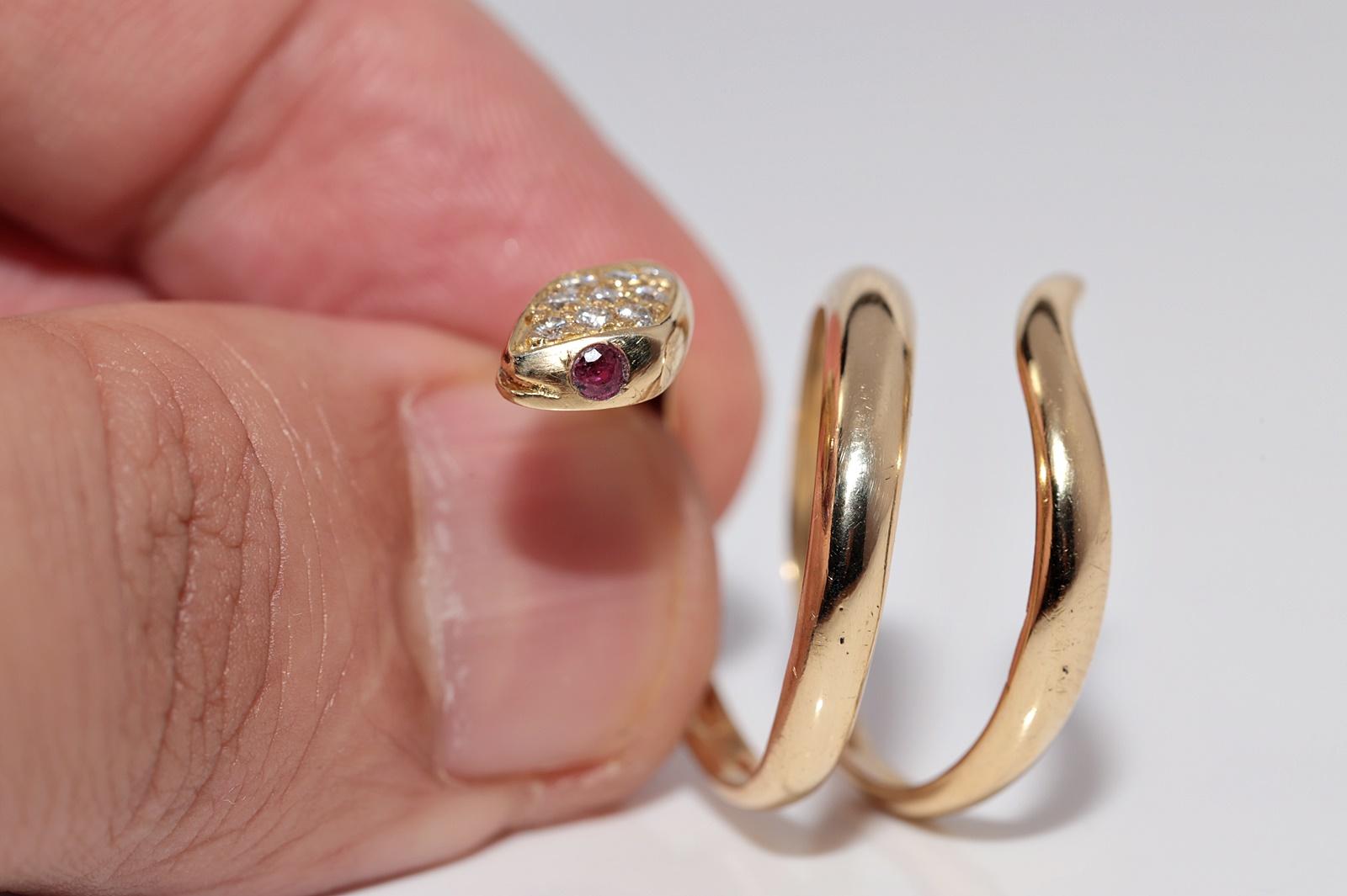 Vintage Circa 1970s 18k Gold Natural Diamond And Ruby Decorated Snake Ring For Sale 5
