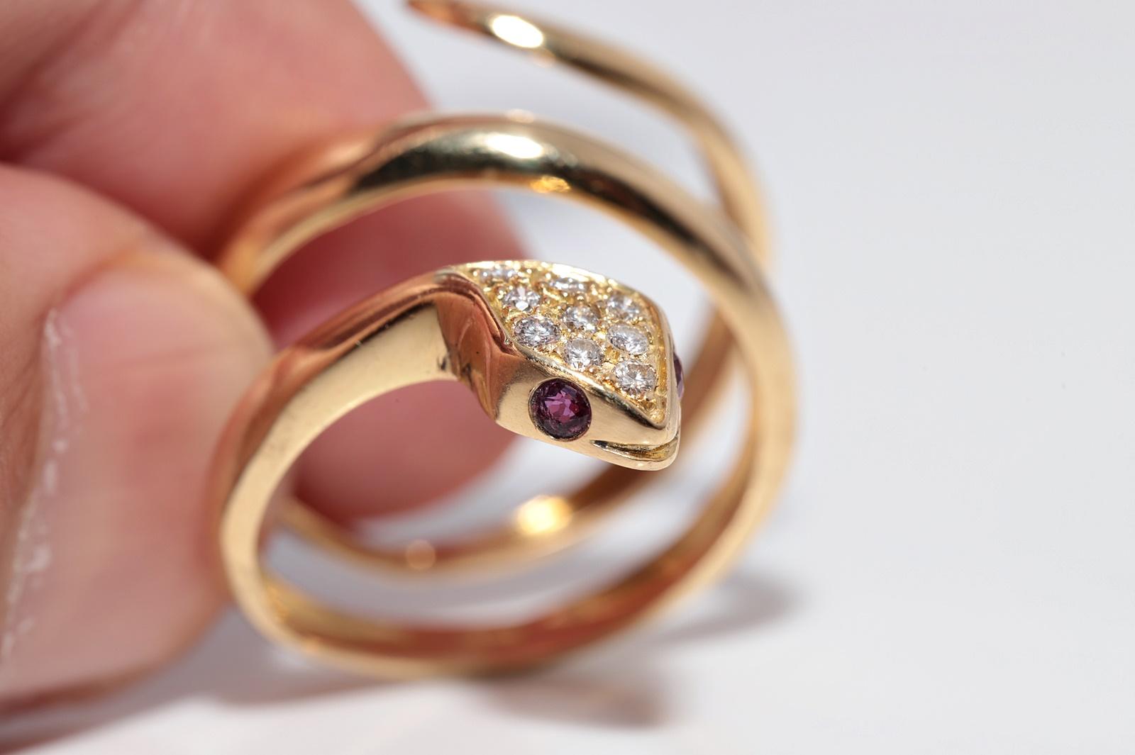 Vintage Circa 1970s 18k Gold Natural Diamond And Ruby Decorated Snake Ring For Sale 6