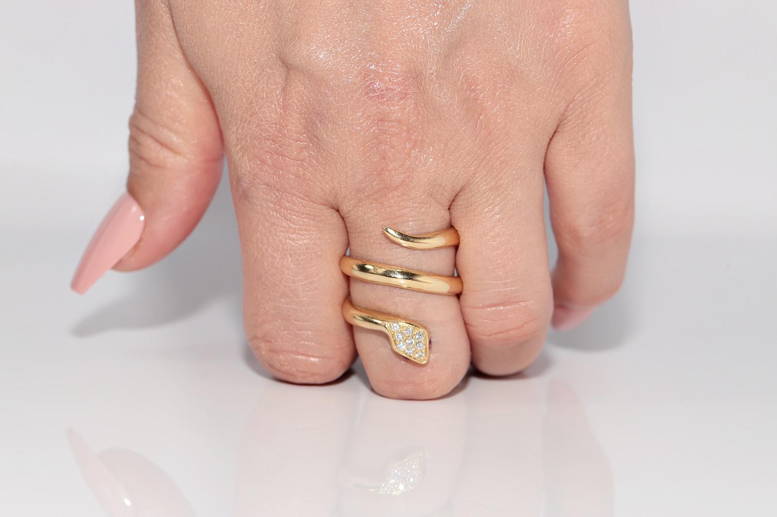 Retro Vintage Circa 1970s 18k Gold Natural Diamond And Ruby Decorated Snake Ring For Sale