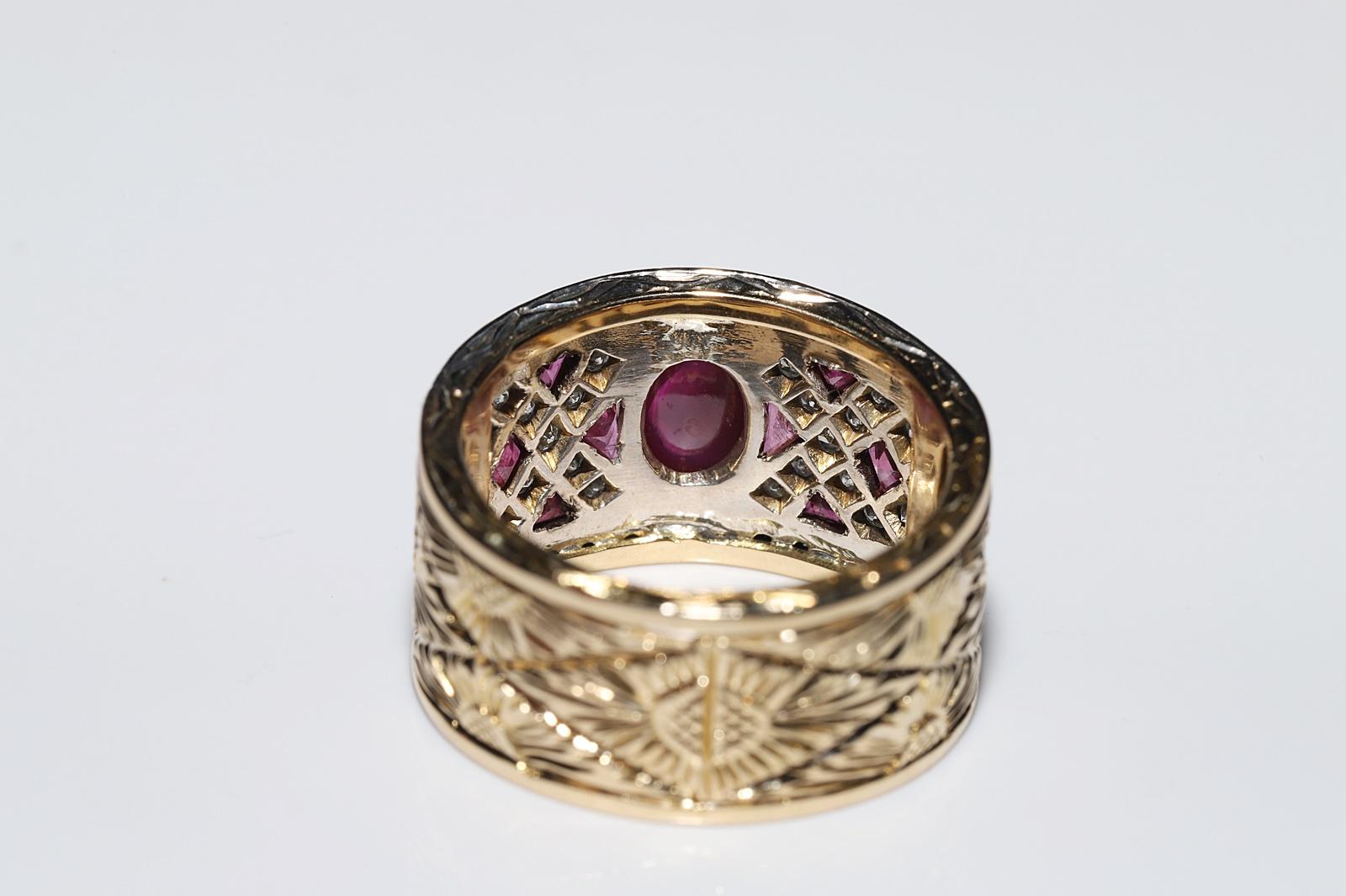 Vintage Circa 1970s 18k Gold Natural Diamond And Ruby Decorated Strong Ring  For Sale 1